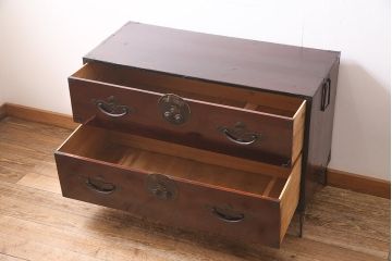 アンティーク家具　前面ケヤキ材　鉄脚リメイク　竹に雀　漆塗りがきれいな二本松箪笥ローボード(リビングボード、テレビボード)(R-042839)