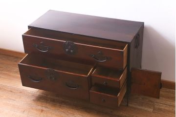 アンティーク家具　前面ケヤキ材　鉄脚リメイク　竹に雀　漆塗りがきれいな二本松箪笥ローボード(リビングボード、テレビボード)(R-042840)