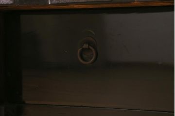 アンティーク家具　大正昭和初期　杉材　和の風格漂う黒漆塗りが魅力の庄内箪笥(時代箪笥、重ね箪笥、引き出し)(R-042845)