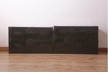 アンティーク家具　大正昭和初期　杉材　和の風格漂う黒漆塗りが魅力の庄内箪笥(時代箪笥、重ね箪笥、引き出し)(R-042845)