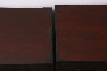 アンティーク家具　大正昭和初期　杉材　和の風格漂う黒漆塗りが魅力の庄内箪笥(時代箪笥、重ね箪笥、引き出し)(R-042845)