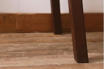 アンティーク家具　和製アンティーク　ナラ材　シンプルなデザインが魅力のサイドテーブル(R-042846)