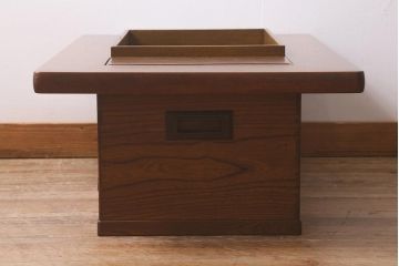 アンティーク雑貨　和製アンティーク　総欅材　杢目が美しい関西長火鉢(囲炉裏、長火鉢)(R-042852)