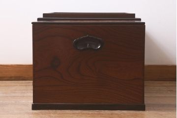 アンティーク雑貨　和製アンティーク　欅材　猫板付き　上質な和の空間を演出する長火鉢(木製火鉢)(R-042853)
