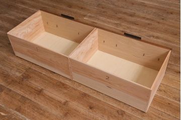 ラフジュ工房オリジナル　前板栗材　大正期　脚付き　古金具を使ったリメイクローボード(テレビ台、リビングボード、収納棚)(R-042854)