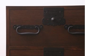 ラフジュ工房オリジナル　前板栗材　大正期　脚付き　古金具を使ったリメイクローボード(テレビ台、リビングボード、収納棚)(R-042854)