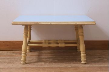 レトロ家具　昭和中期　ペイント家具　淡い色味が爽やかなローテーブル(R-042855)