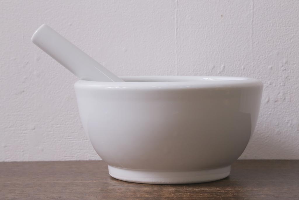 アンティーク雑貨　古道具　昭和期のレトロな乳鉢(乳棒付き)(R-042865)