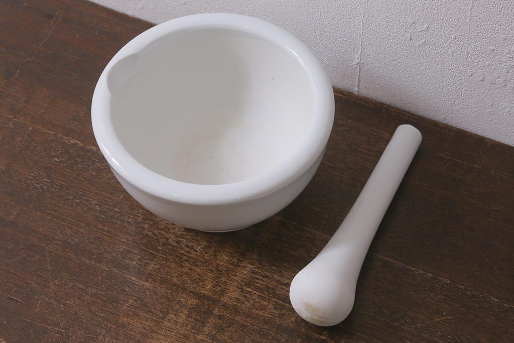 アンティーク雑貨　古道具　昭和期のレトロな乳鉢(乳棒付き)(R-042865)