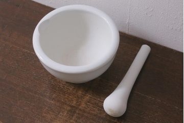 アンティーク雑貨　古道具　昭和期のレトロな乳鉢(乳棒付き)(R-042865)