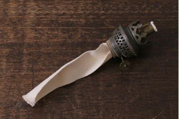 アンティーク雑貨　大正昭和初期　巻き芯38ミリ　和モダンな雰囲気漂うオイルランプ(灯油ランプ)(R-042880)