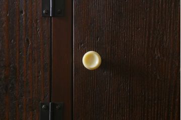ラフジュ工房オリジナル　6×3マス　古材リメイク　モミの木　白い取っ手がアクセントのマス目棚(収納棚、下駄箱)(R-042881)