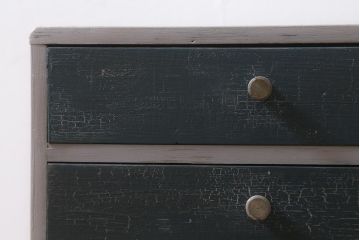 和製アンティーク　アンティークペイント　昭和中期　ユニセックスなデザインが魅力の小引き出し(小物収納)(R-042883)