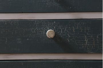 和製アンティーク　アンティークペイント　昭和中期　ユニセックスなデザインが魅力の小引き出し(小物収納)(R-042883)