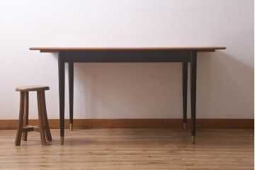 ヴィンテージ家具　北欧ビンテージ　黒塗りの脚がモダンなエクステンションテーブル(ダイニングテーブル、拡張式テーブル)(R-042887)