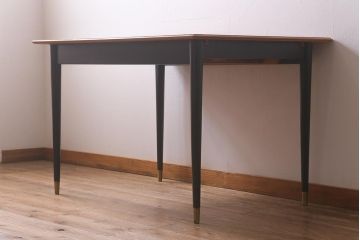 ヴィンテージ家具　北欧ビンテージ　黒塗りの脚がモダンなエクステンションテーブル(ダイニングテーブル、拡張式テーブル)(R-042887)