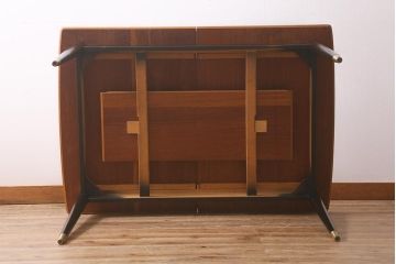 ヴィンテージ家具　北欧ビンテージ　黒塗りの脚がモダンなエクステンションテーブル(ダイニングテーブル、拡張式テーブル)(R-042887)