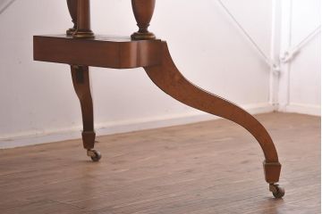 展示品　IDC大塚家具　Baker(ベーカー社)　1939　パイン材　エクステンションテーブル(ダイニングテーブル、ラウンドテーブル)(定価約80万円)(R-042897)
