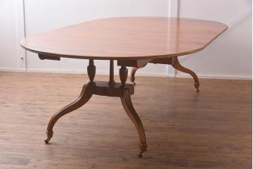 展示品　IDC大塚家具　Baker(ベーカー社)　1939　パイン材　エクステンションテーブル(ダイニングテーブル、ラウンドテーブル)(定価約80万円)(R-042897)