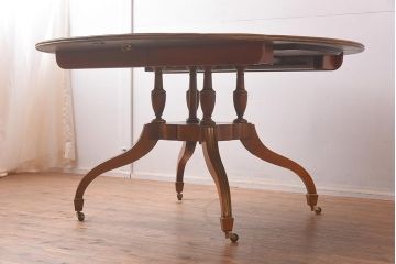展示品　IDC大塚家具　Baker(ベーカー社)　1939　パイン材　エクステンションテーブル(ダイニングテーブル、ラウンドテーブル)(定価約80万円)(R-042897)