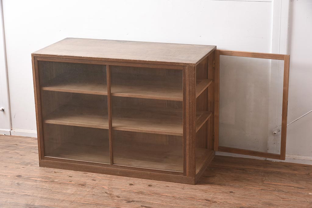 和製アンティーク　昭和初期　総桐材　呉服店で使われていた側面開きのガラスケース(ショーケース、飾り棚、陳列棚)(R-042899)