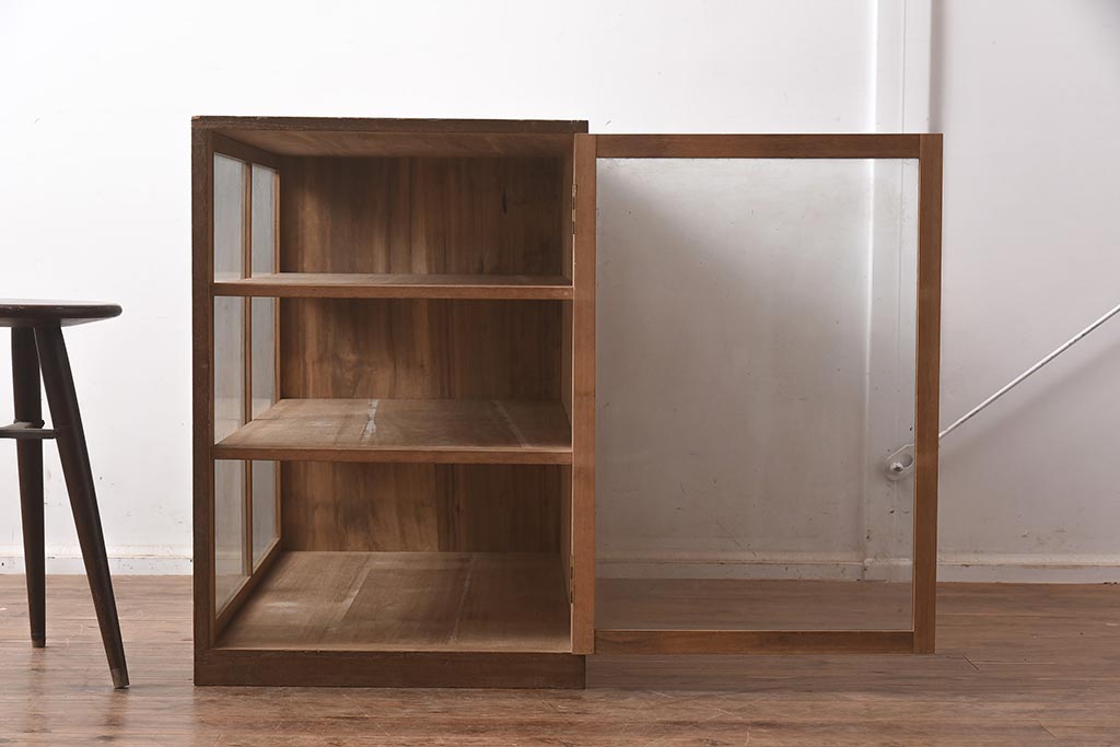 和製アンティーク　昭和初期　総桐材　呉服店で使われていた側面開きのガラスケース(ショーケース、飾り棚、陳列棚)(R-042899)