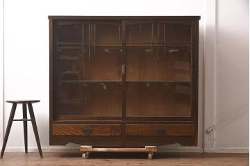 和製アンティーク　大正昭和初期　タモ材　栓材　大正ロマン　昭和レトロ　懐かしい雰囲気の大振りなブックケース(本箱、戸棚、収納棚、飾り棚)(R-042902)