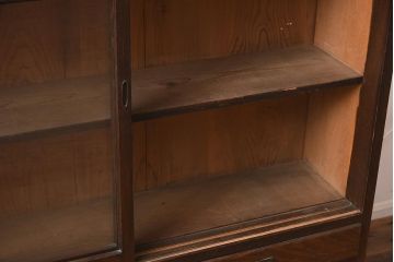 和製アンティーク　大正昭和初期　タモ材　栓材　大正ロマン　昭和レトロ　懐かしい雰囲気の大振りなブックケース(本箱、戸棚、収納棚、飾り棚)(R-042902)