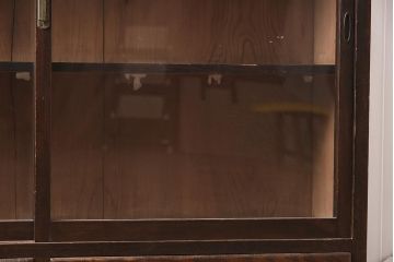 和製アンティーク　大正昭和初期　タモ材　栓材　大正ロマン　昭和レトロ　懐かしい雰囲気の大振りなブックケース(本箱、戸棚、収納棚、飾り棚)(R-042902)