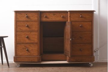 【簡易リペア限定品】フランスアンティーク　【簡易リペア限定品】【簡易リペア限定品】アンティーク建具　メープル材　玉杢が目を引く両袖机(両袖デスク、机、在宅ワーク、在宅用ワークデスク、サイドボード)(R-042903)