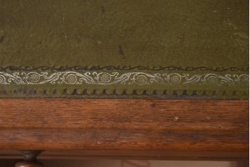 フランスアンティーク　アンティーク家具　メープル材　玉杢が目を引く両袖机(両袖デスク、机、在宅ワーク、在宅用ワークデスク、サイドボード)(R-042903)