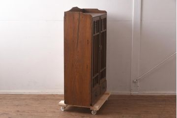 和製アンティーク　大正昭和初期　栓材　大正ロマン　花の透かし彫りが可愛い本箱(ブックケース、収納棚、飾り棚、キャビネット)(R-042904)