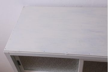 アンティーク家具　昭和中期　ペイント　ダイヤガラス入り　ツートンカラーがおしゃれなガラス戸棚(収納棚、キャビネット)(R-042907)