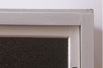アンティーク家具　昭和中期　ペイント　ダイヤガラス入り　ツートンカラーがおしゃれなガラス戸棚(収納棚、キャビネット)(R-042907)