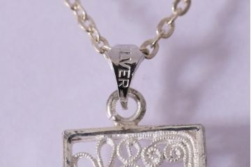 ヴィンテージアクセサリー　シルバー925　透かし模様のビンテージネックレス(ペンダント)(R-042922)