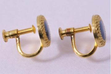 ビンテージアクセサリー　日本製　ブルーがアクセントのエレガントなイヤリング(R-042927)