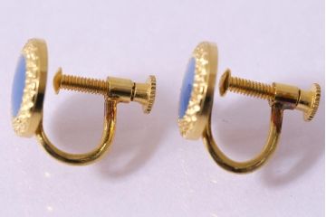 ビンテージアクセサリー　日本製　ブルーがアクセントのエレガントなイヤリング(R-042927)
