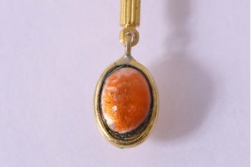 ビンテージアクセサリー　日本製　オレンジカラーがアクセントのゆらゆらイヤリング(R-042928)