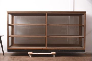 レトロ家具　昭和中期　シンプルで大振りなガラスケース(ショーケース、陳列棚)(R-042933)