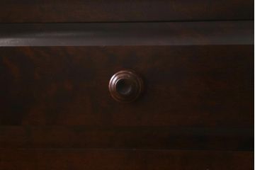 中古　リメイク　北海道民芸家具　モダンなデザインで使いやすい脚付きサイドボード(収納棚、戸棚)(R-042935)