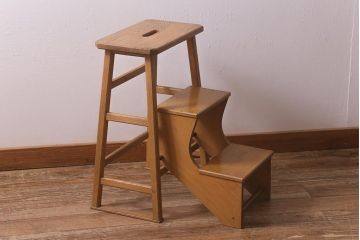 ヴィンテージ家具　昭和中期　タモ材　レア!ナチュラルインテリアにおすすめの踏み台(3段、飾り台、ステップ、ビンテージ)(R-042936)
