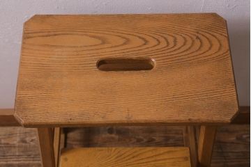 ヴィンテージ家具　昭和中期　タモ材　レア!ナチュラルインテリアにおすすめの踏み台(3段、飾り台、ステップ、ビンテージ)(R-042936)