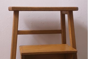 ヴィンテージ家具　昭和中期　タモ材　レア!ナチュラルインテリアにおすすめの踏み台(3段、飾り台、ステップ、ビンテージ)(R-042936)