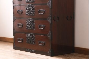 アンティーク家具　明治期　五丁引き　総桐材　上手金具　縁起物の打ち出し金具が目を引く庄内箪笥(時代箪笥、衣装箪笥、チェスト、引き出し、桐箪笥、桐たんす)(R-042938)