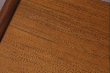 ヴィンテージ家具　北欧ビンテージ　G-PLAN(ジープラン)　チーク材　温かみのある木味が魅力のネストテーブル(サイドテーブル)(R-042939)