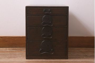 アンティーク家具　明治大正期　大きめの丸金具がアクセントの小引き出し(卓上収納、小物収納)(R-042940)