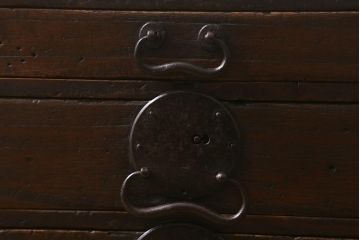 アンティーク家具　明治大正期　大きめの丸金具がアクセントの小引き出し(卓上収納、小物収納)(R-042940)