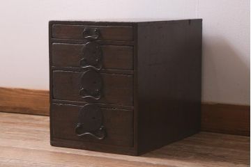 アンティーク家具　明治大正期　大きめの丸金具がアクセントの小引き出し(卓上収納、小物収納)(R-042940)