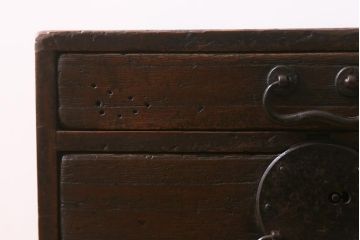 アンティーク家具　明治大正期　大きめの丸金具がアクセントの小引き出し(卓上収納、小物収納)(R-042940)
