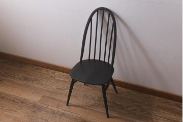 ヴィンテージ家具　ERCOL(アーコール)　ペイント　ブラックカラーが格好良いクエーカーチェア(ダイニングチェア、椅子、ビンテージ)(R-042943)